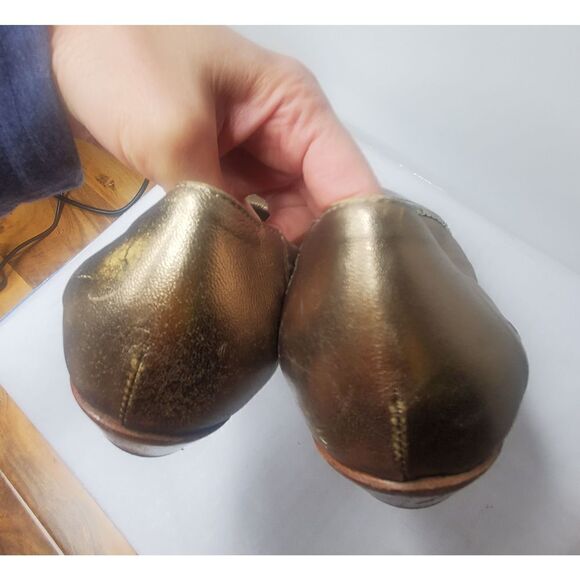 AGL 37 Gold soft leather slipon. Comfy. Granny Vibe. Luxury. Round Toes. #0739 - Picture 4 of 10